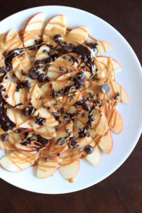 Apple-nachos-chocolate-peanut-butter