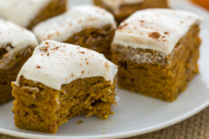 easy vegan pumpkin bars with cream cheese frosting