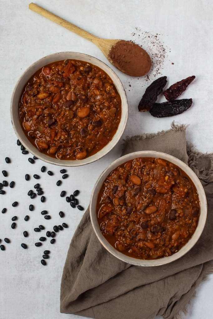 Chili is the best combination of high-protein vegan foods