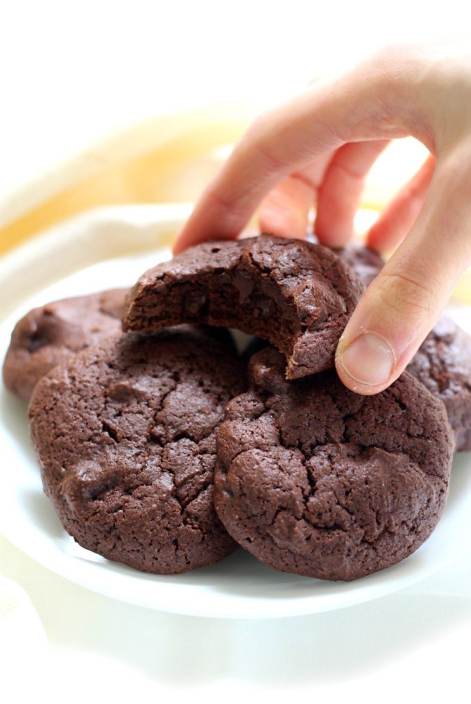 Show your true affection with these vegan double chocolate chunk brownie cookies... Perfect additino to my vegan valentine's recipes list
