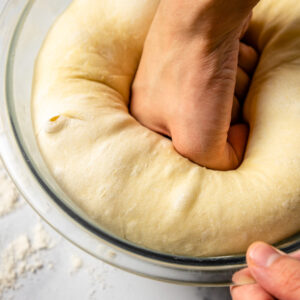 De-gassing doughnut dough ball